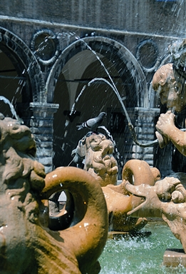 Fontana dei Tritoni in Piazza del Popolo