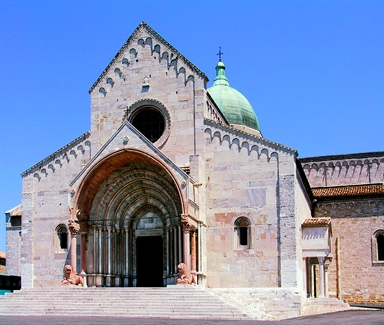 Veduta esterna della Cattedrale di San Ciriaco