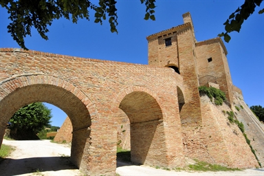 Ponte di accesso del Castello di Loretello