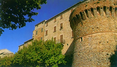 Mura castellane con il Torrione dell