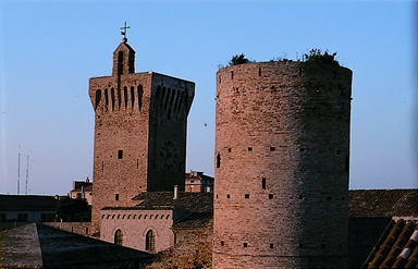 Castello Svevo, sede della Mostra Archeologica Permanente e della Pinacoteca Comunale