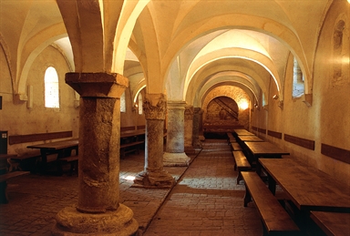 Sala refettorio nell'abbazia di S. Maria di Chiaravalle di Fiastra