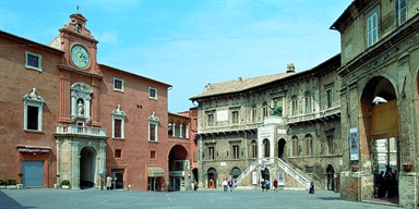 Palazzo degli Studi, sede della Biblioteca "Romolo Spezioli"