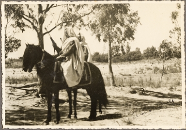 Militari libici a cavallo a Collina Verde, Libia