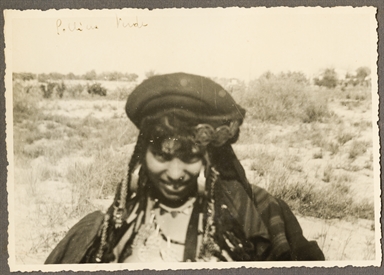 Ritratto ambientato di figura femminile