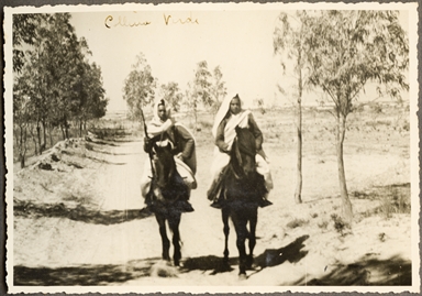 Militari libici a cavallo a Collina Verde, Libia