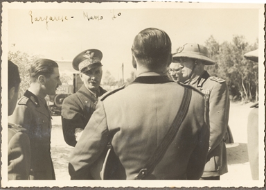 Militari ritratti a Gargaresh, Libia