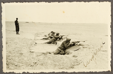 Trincea e militari al fronte di Gargaresh