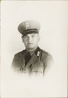 Ritratto di giovane in divisa militare