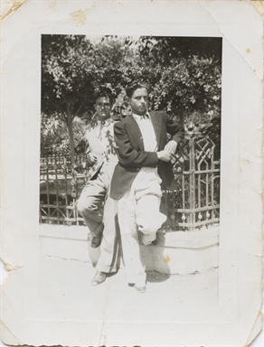 Giuseppe Del Zozzo ritratto insieme ad un amico a Tripoli