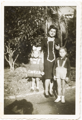 Paola e Luciano Del Zozzo con la loro mamma Concettina