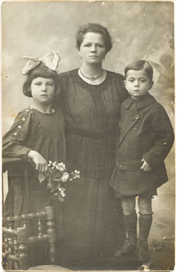 Nerina Vittorangeli insieme ai figli