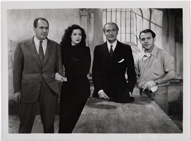 Nerio Bernardi, secondo da destra, in un gruppo di attori