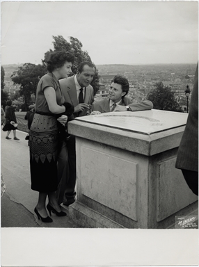 Nerio Bernardi e Gina Lollobrigida e Gerard Philippe, a Parigi
