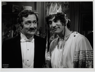 Nerio Bernardi e Walter Chiari ritratti in una scena del film 