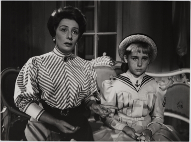 Andreina Pagnani nel film Il padrone sono me, del regista Franco Brusati, 1955