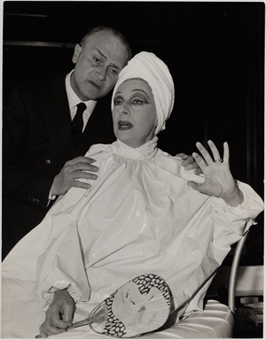Andreina Pagnani nell'opera Due più due non fa più quattro, di Lina Wertmuller, regia di Franco Zaffirelli, 1968