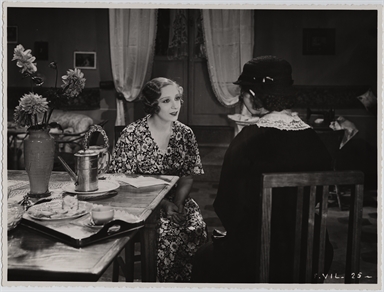 Andreina Pagnani nel film La maestrina, di Guido Brignone, 1933