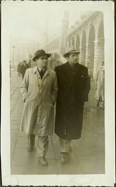 Duilio Baronti, ritratto a destra, a Venezia